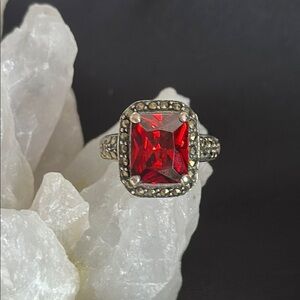 Red glass & marcasite accents EUC ring in radiant cut & 925 stamped sterling.
